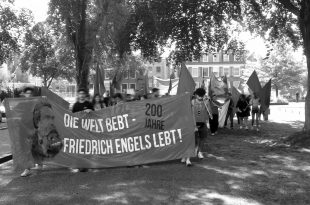 Demonstrationszug zu Friedrich Engel's 200. Jubiläum